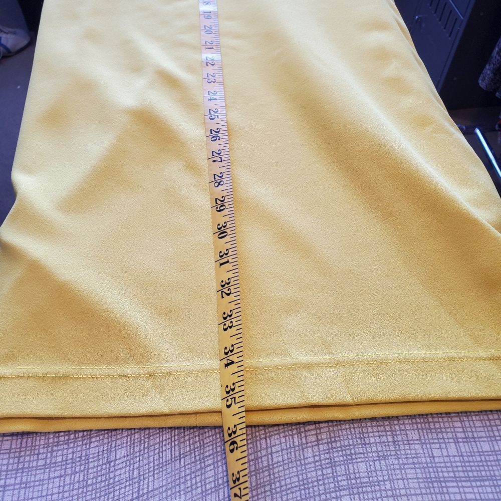 Yellow dress - Picture 6 of 7